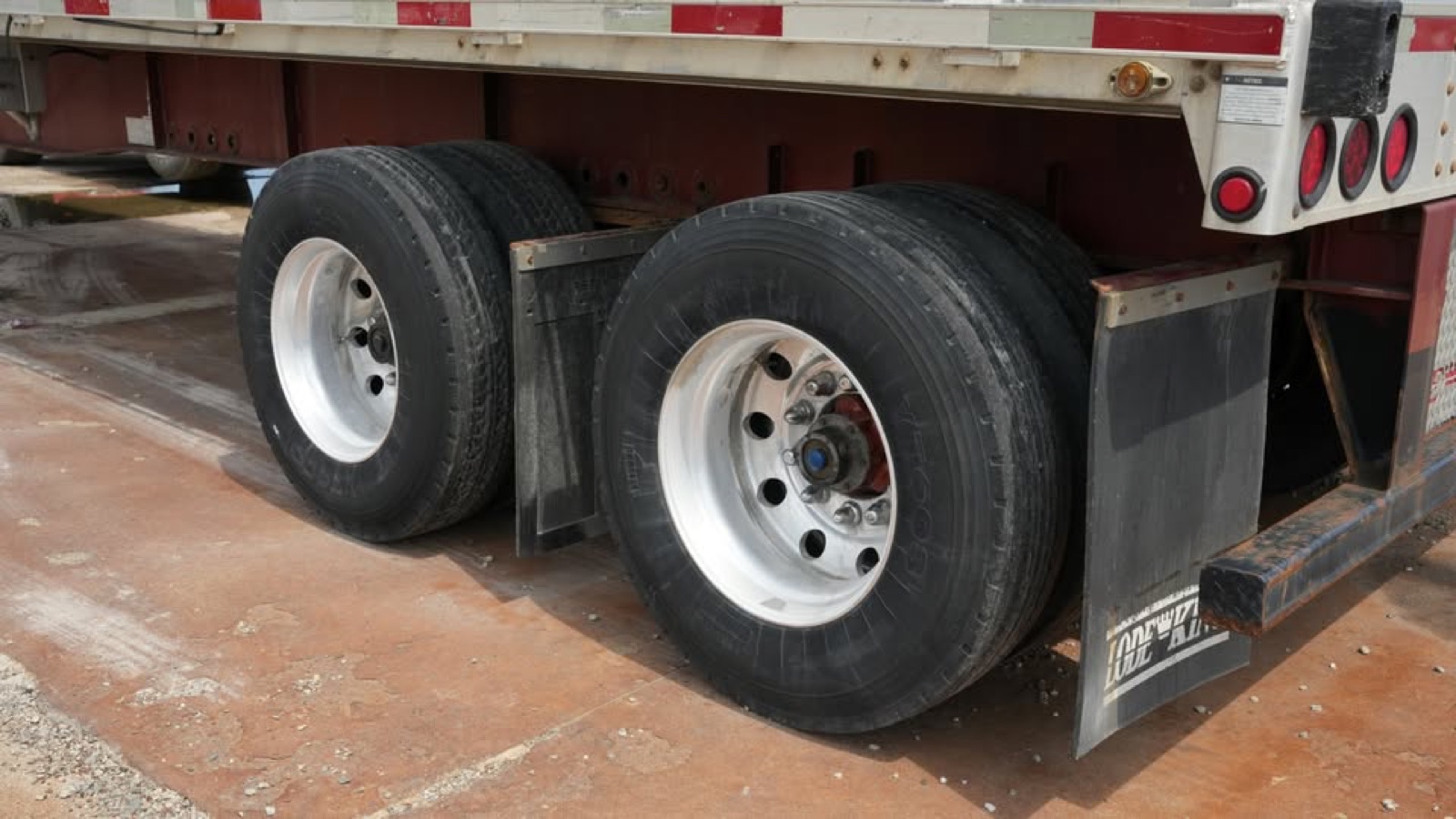 2016 Lode King FLAT BED, photo 2