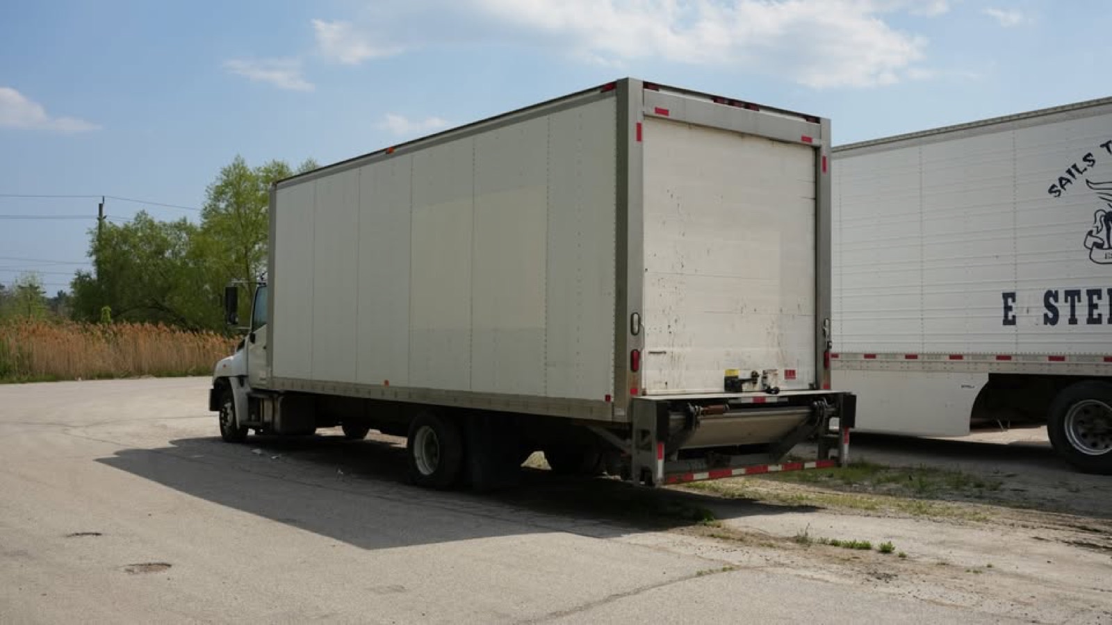 2018 Hino 258 Straight Truck, photo 3